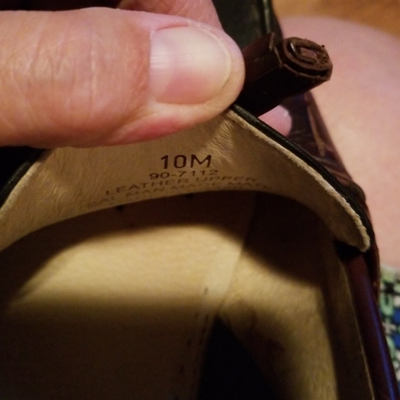 shoes - Picture 2 of 4